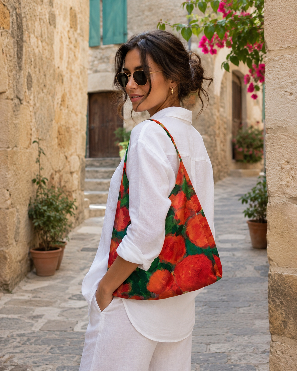 A Thousand Roses Tulip Bag